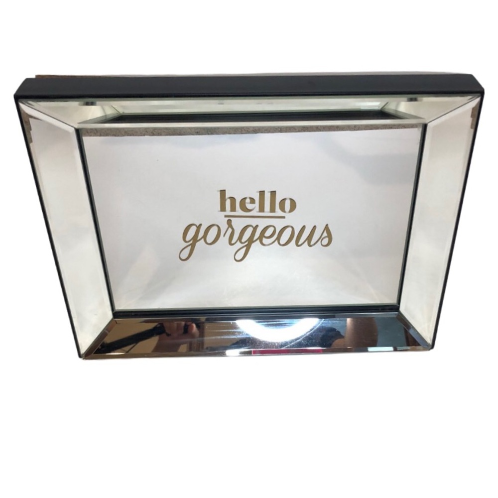HELLO GORGEOUS MIRROR
